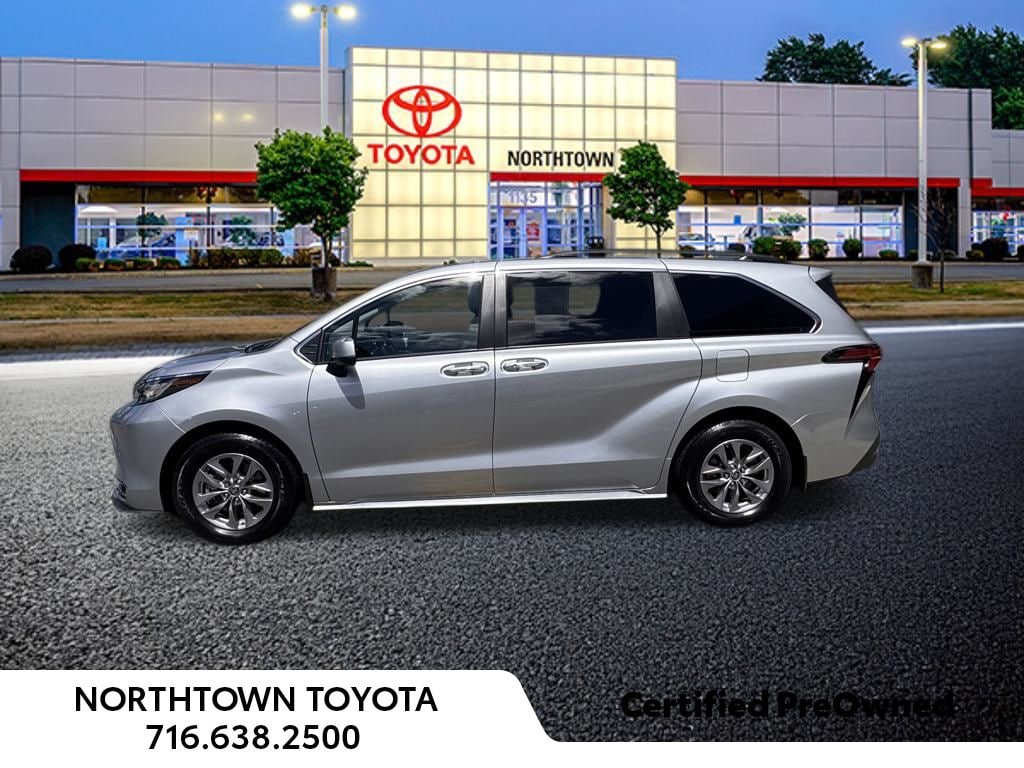 Used 2022 Toyota Sienna Minivan/Van