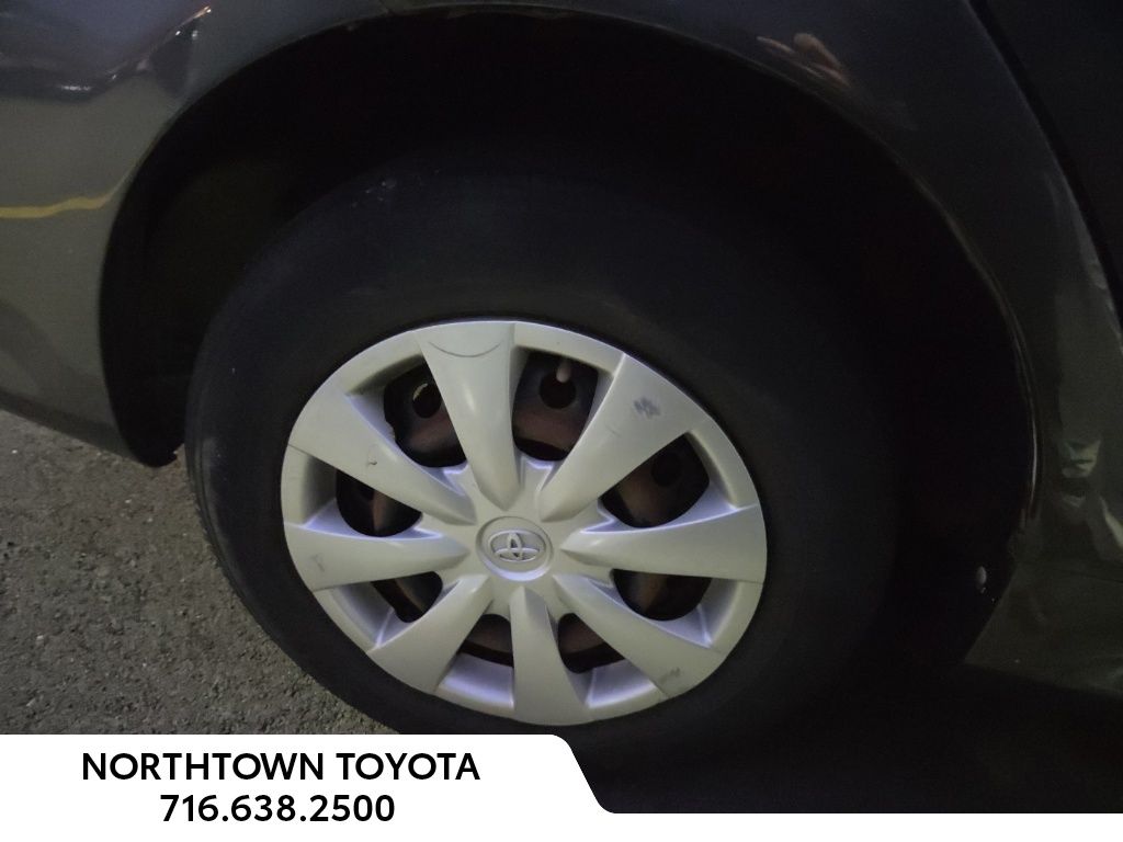 2013 Toyota Corolla L photo 3