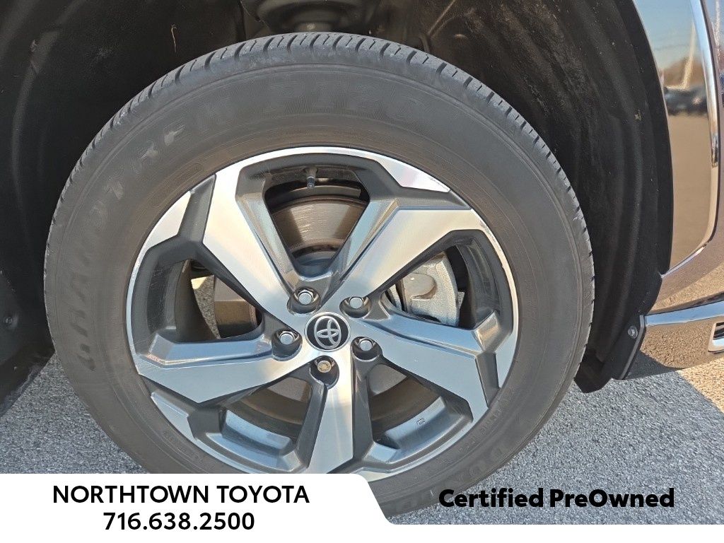 2022 Toyota RAV4 Prime SE photo 2