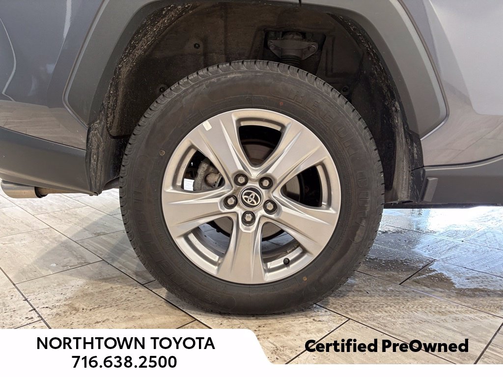 2024 Toyota RAV4 XLE - Photo 31