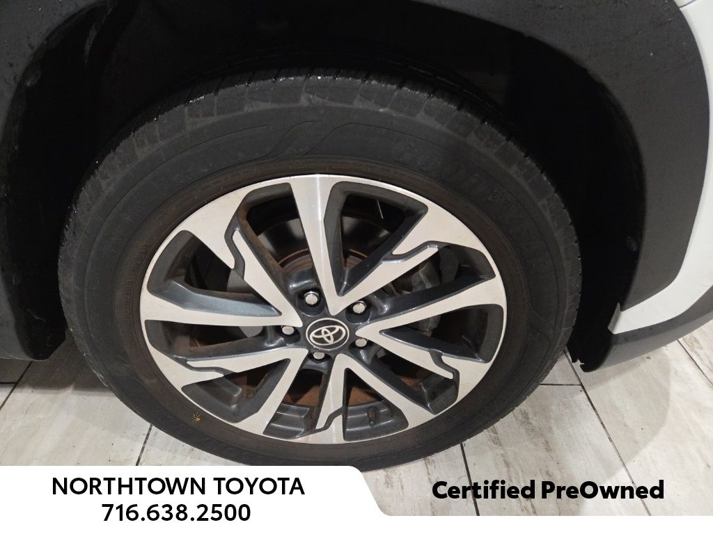 Used 2022 Toyota Corolla Cross XLE with VIN 7MUDAABG6NV021265 for sale in Northfield, Minnesota