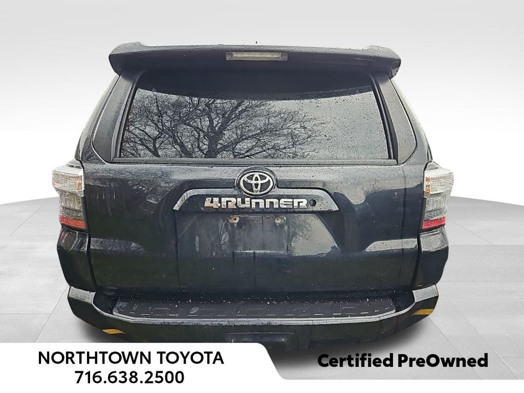 2018 Toyota 4Runner SR5 photo 2