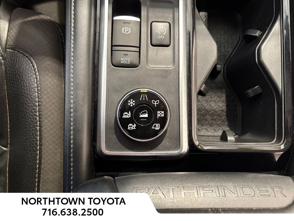 2023 Nissan Pathfinder SL - Photo 13