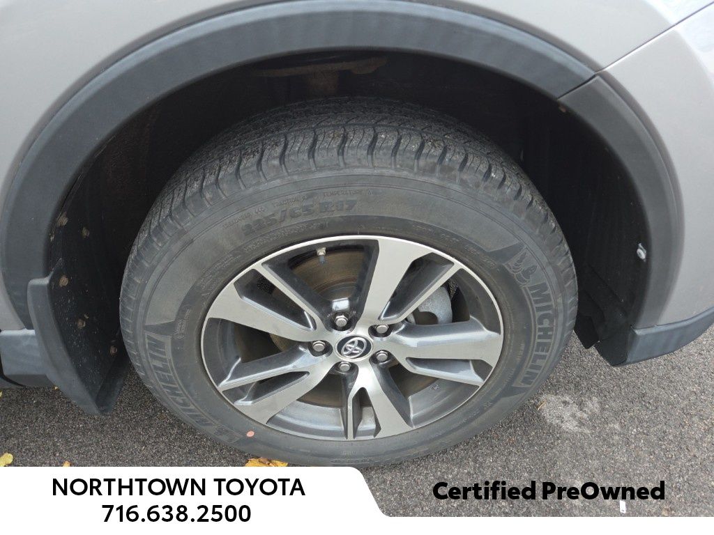 2018 Toyota RAV4 Adventure XLE photo 2