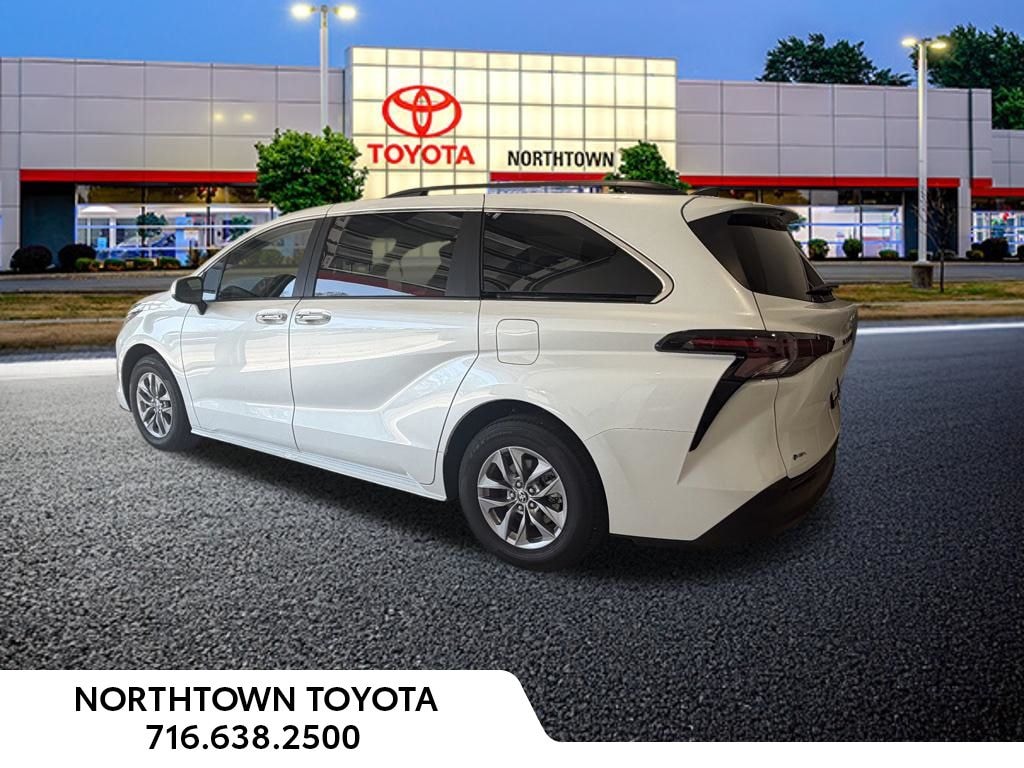 Used 2025 Toyota Sienna XLE 8 Passenger Minivan/Van