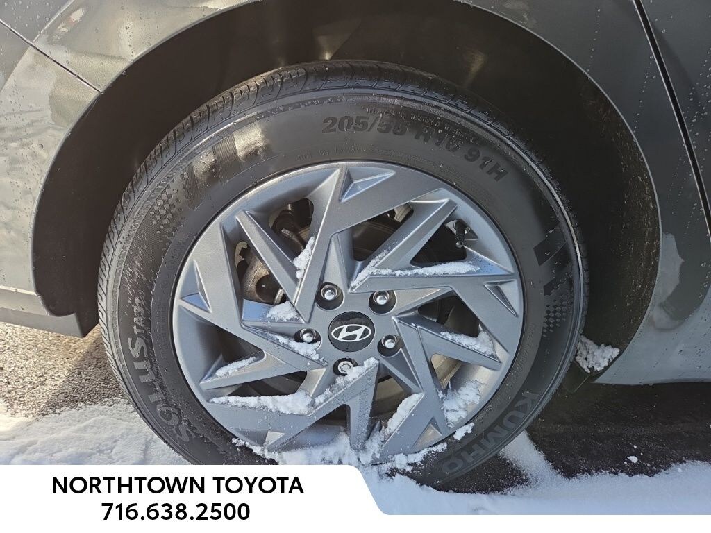 Used 2024 Hyundai Elantra SEL Sedan