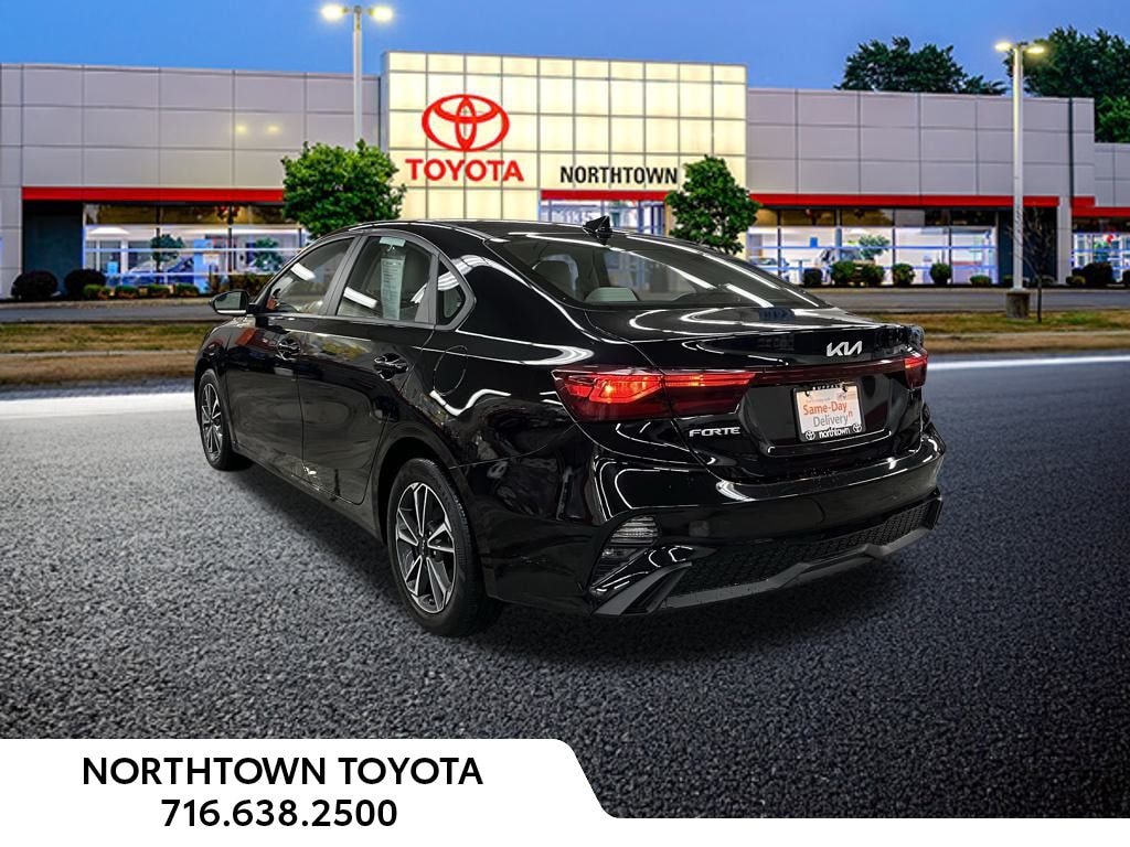 Used 2023 Kia Forte LXS Sedan