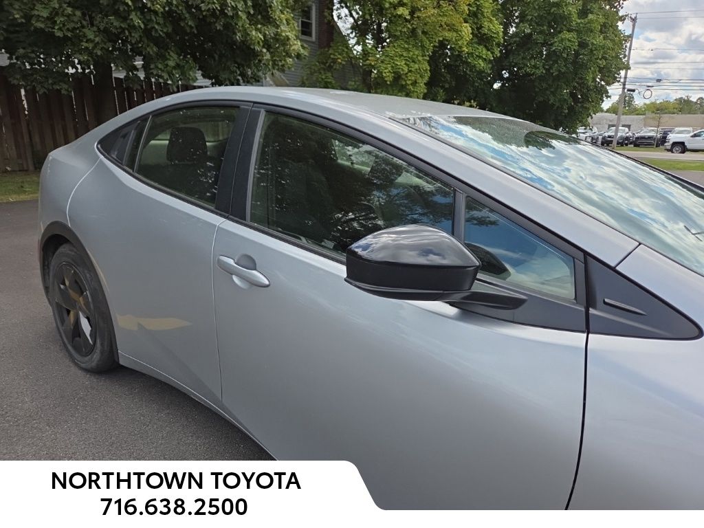 2024 Toyota Prius Limited photo 3