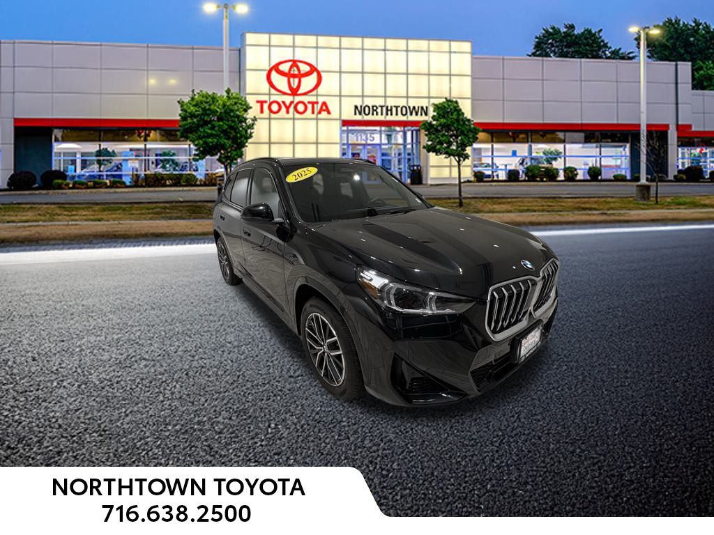 2025 BMW X1 28i's photo