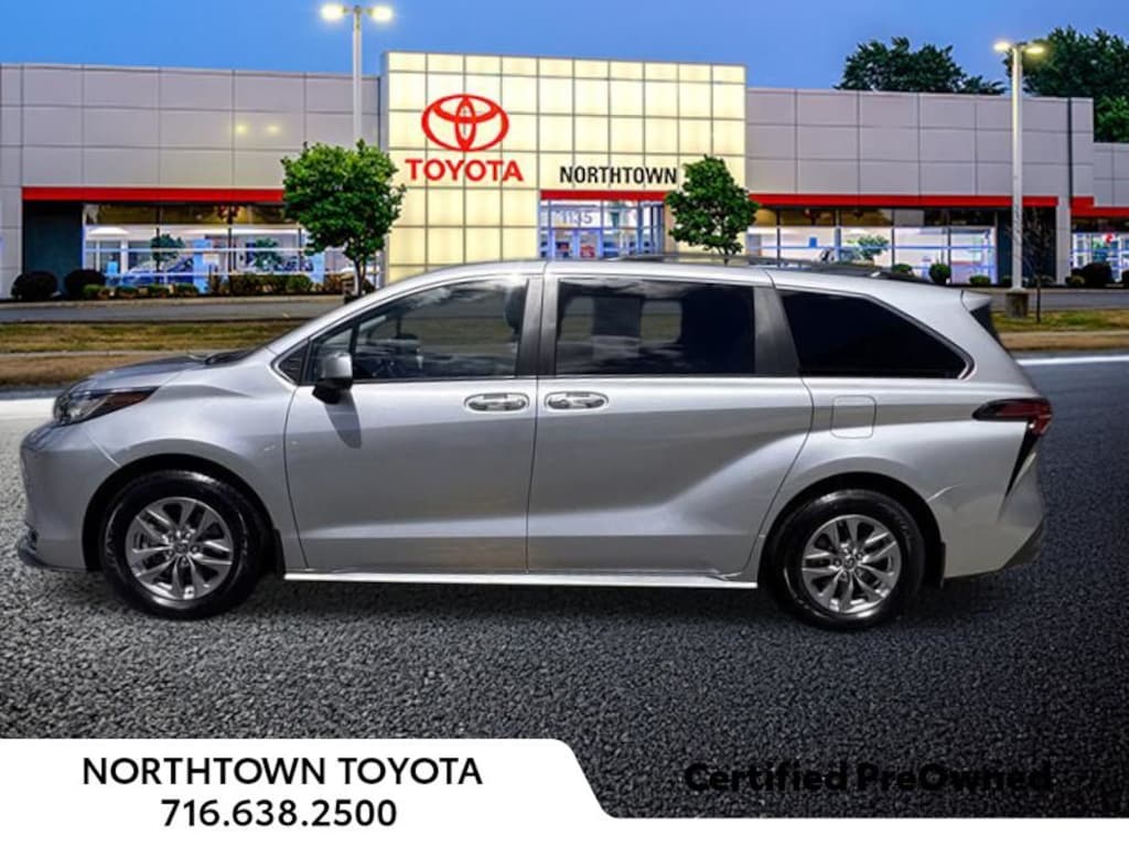 Used 2022 Toyota Sienna XLE 8 Passenger Minivan/Van