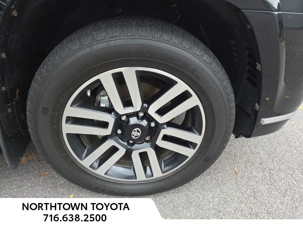 2016 Toyota 4Runner Limited photo 2