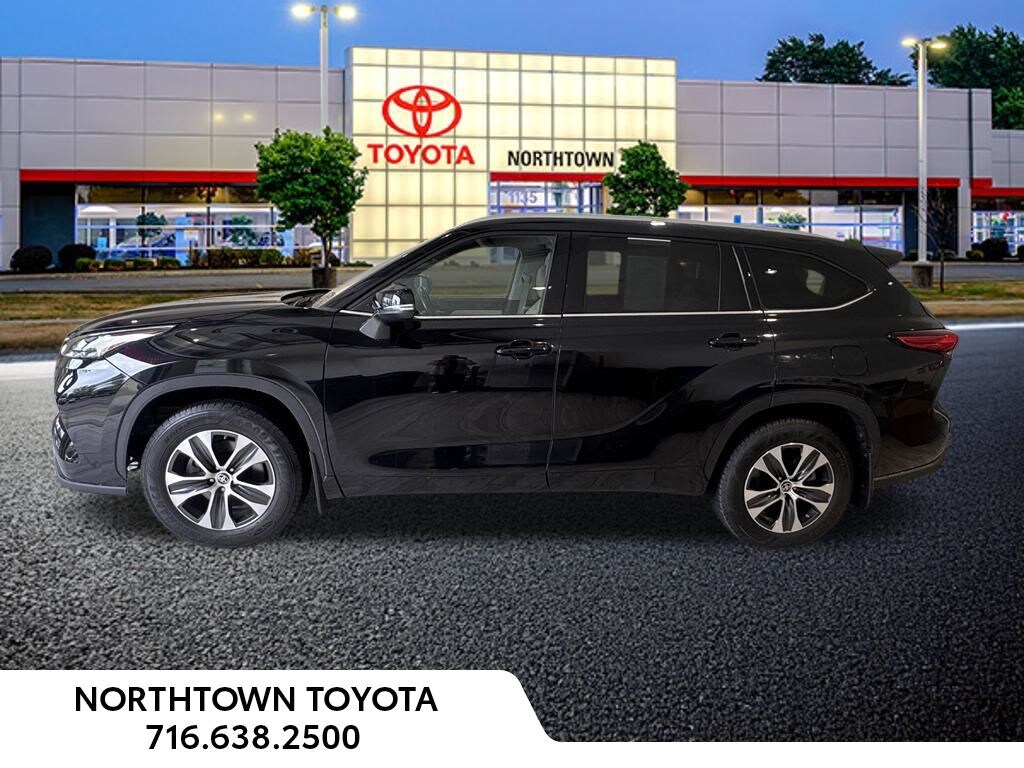 Used 2022 Toyota Highlander XLE SUV