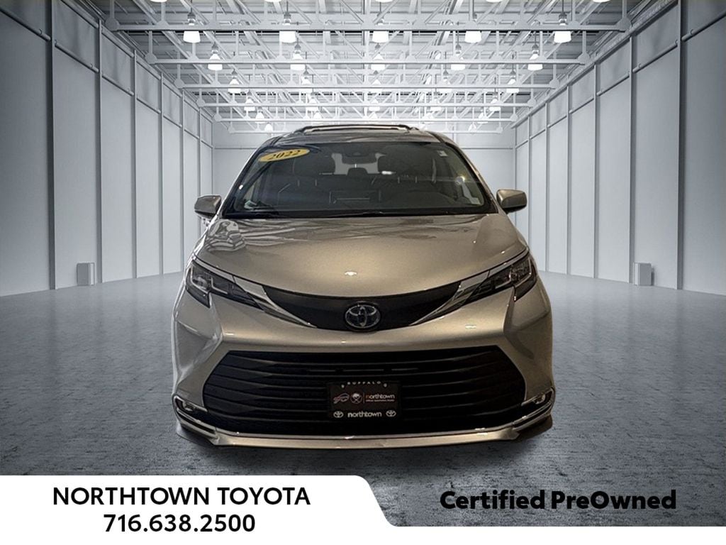 Certified 2022 Toyota Sienna XLE 8 Passenger Minivan/Van