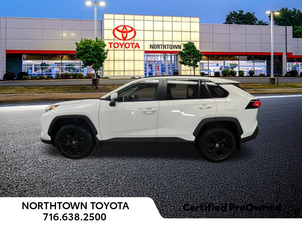 2023 Toyota RAV4 XLE photo 2