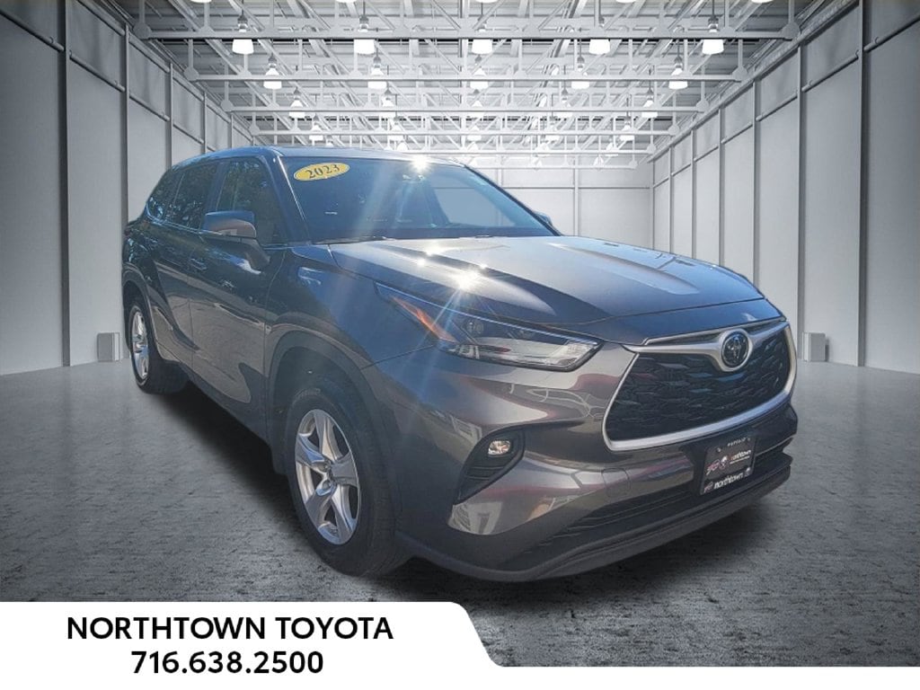 2023 Toyota Highlander LE