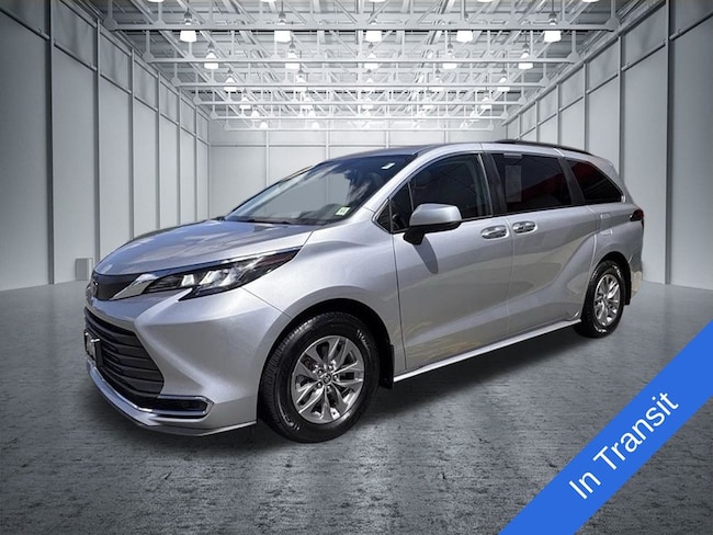 2022 Toyota Sienna XLE 8 Passenger Minivan/Van