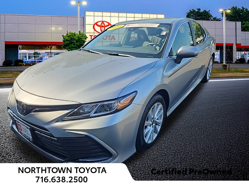2022 Toyota Camry LE photo 2