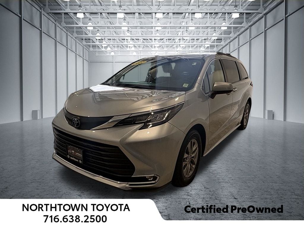 Used 2022 Toyota Sienna XLE 8 Passenger Minivan/Van