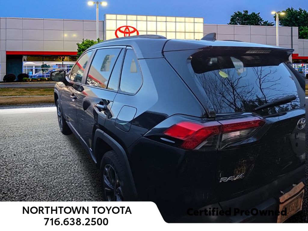 2022 Toyota RAV4 Hybrid XLE Premium photo 4