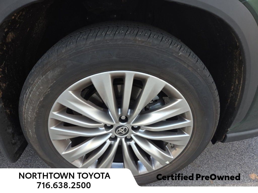 Used 2025 Toyota Highlander Hybrid Platinum SUV