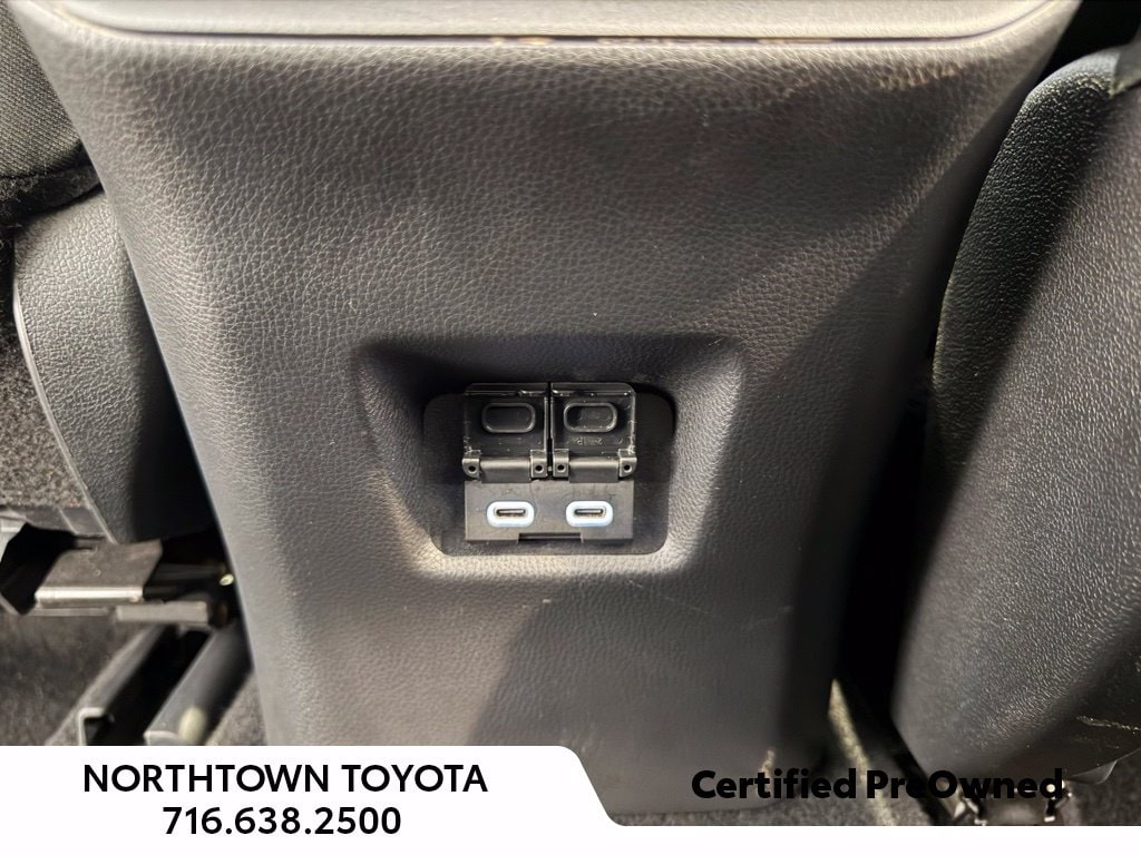 2024 Toyota RAV4 XLE - Photo 18