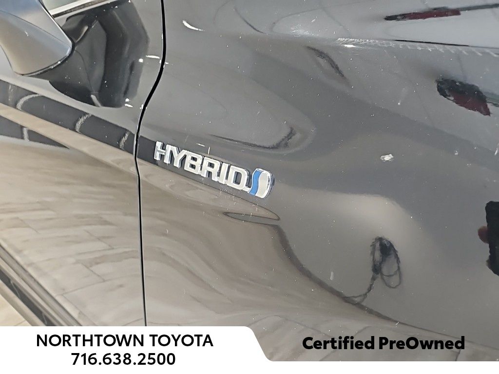 2021 Toyota Camry Hybrid SE photo 3