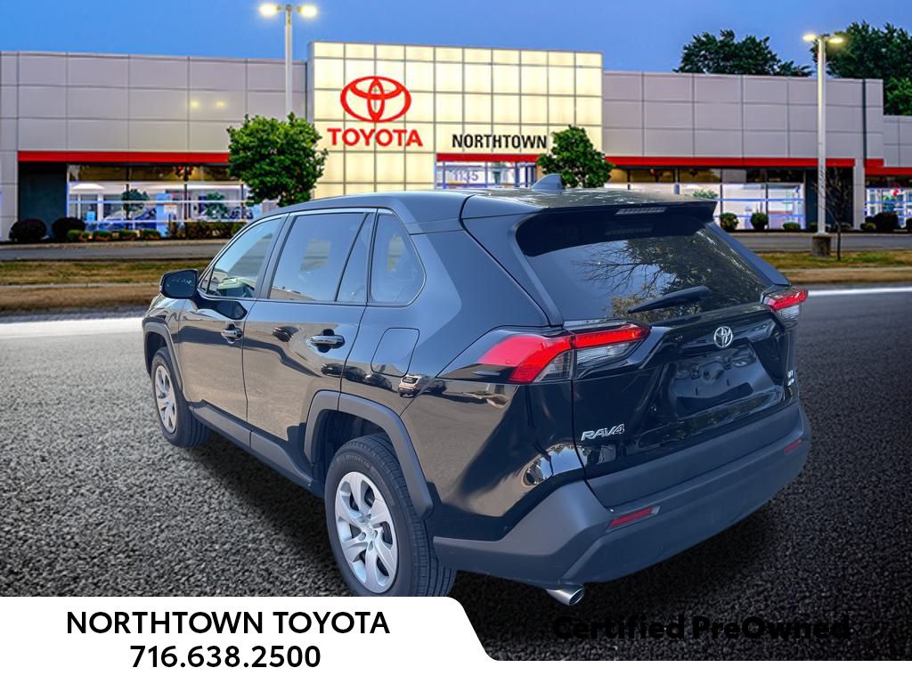 2023 Toyota RAV4 LE photo 2