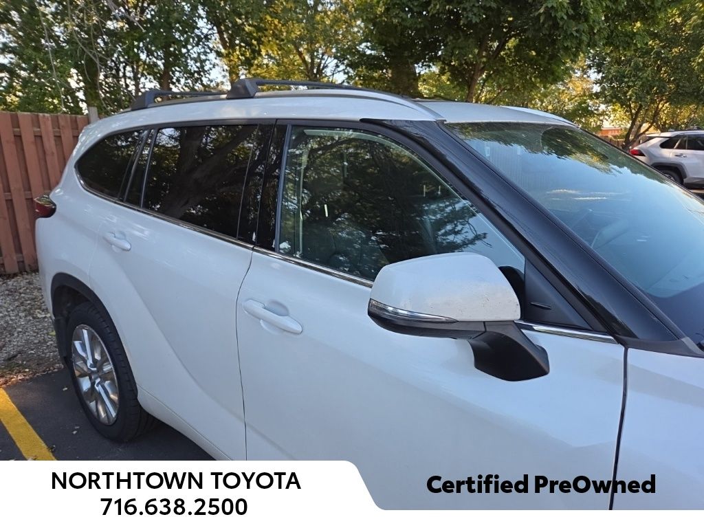 2023 Toyota Highlander Hybrid Limited photo 2