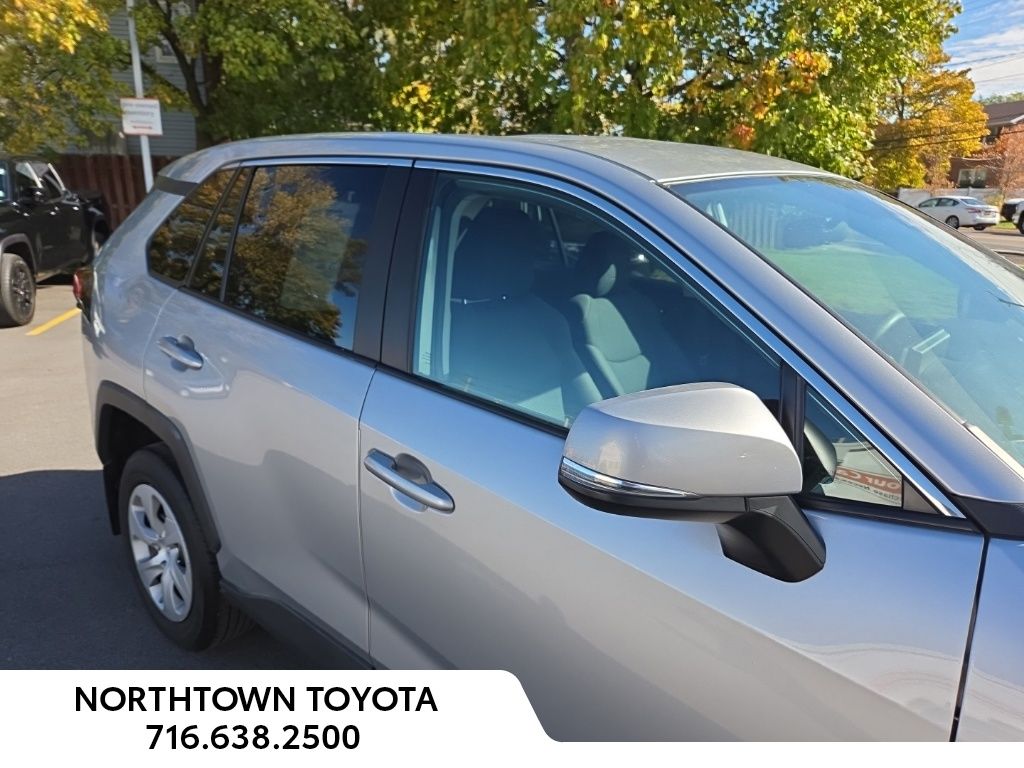 2024 Toyota RAV4 LE photo 2