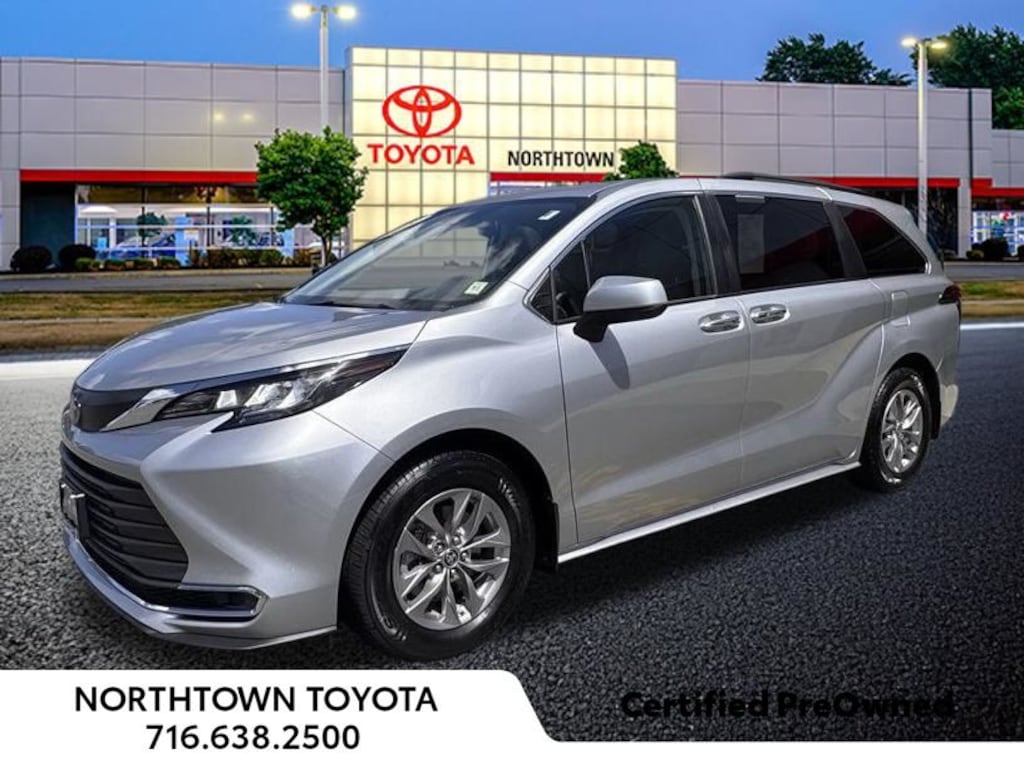 Used 2022 Toyota Sienna XLE 8 Passenger Minivan/Van
