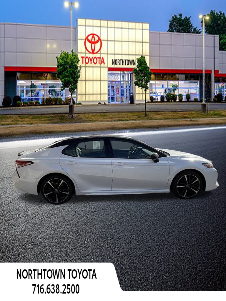 2018 Toyota Camry XSE photo 3