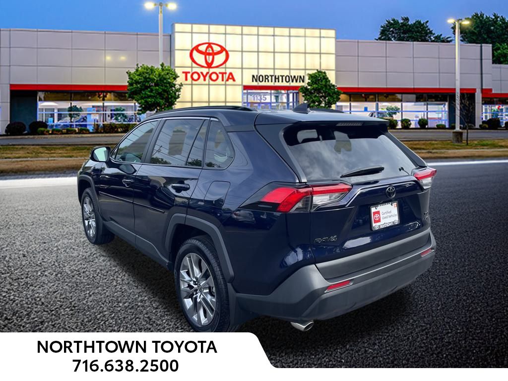 2024 Toyota RAV4 XLE Premium photo 3