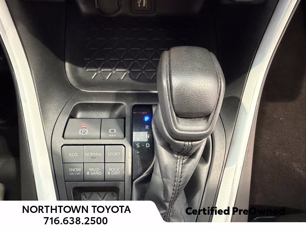 2024 Toyota RAV4 XLE - Photo 22