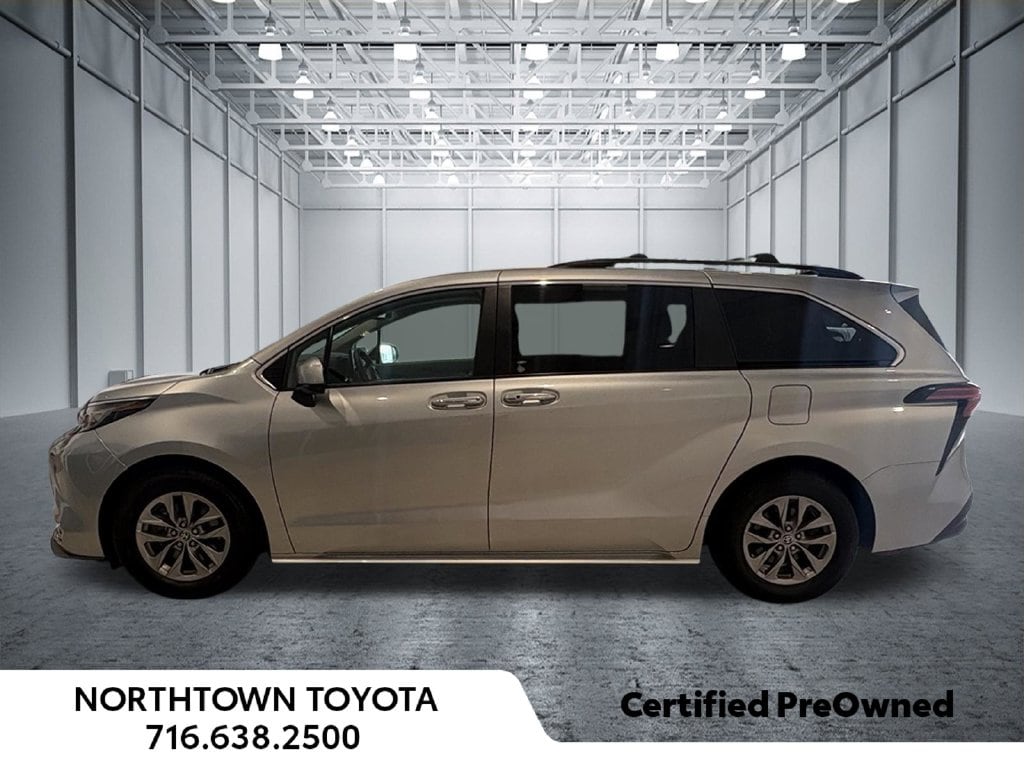 Certified 2022 Toyota Sienna XLE 8 Passenger Minivan/Van