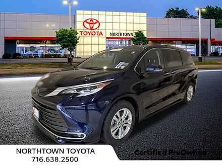 2023 Toyota Sienna Platinum 7 Passenger Minivan/Van