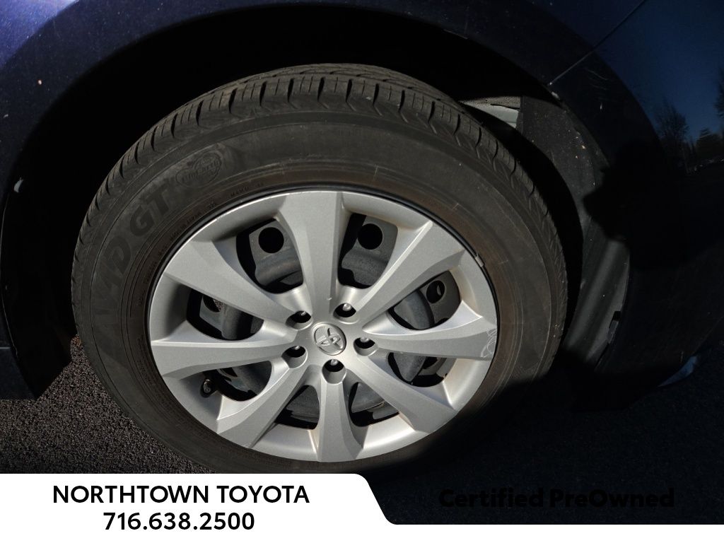 2023 Toyota Corolla Hybrid LE photo 2