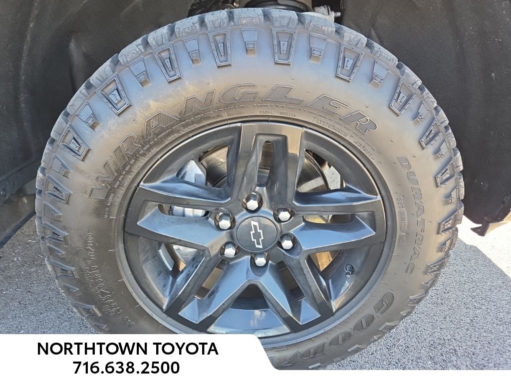 2023 Chevrolet Silverado 1500 Custom Trail Boss photo 2