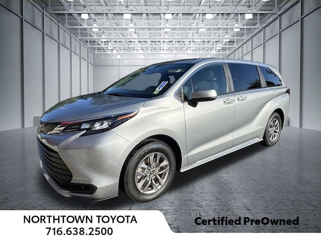 2025 Toyota Sienna LE 8 Passenger Minivan/Van