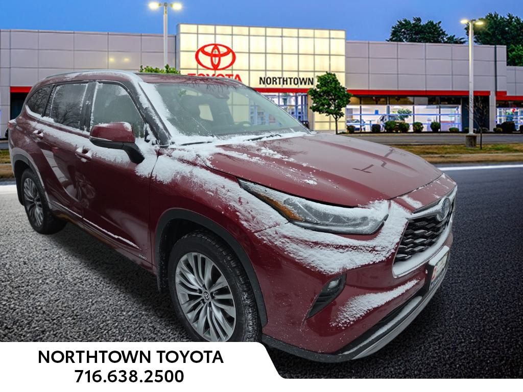 Certified 2022 Toyota Highlander Hybrid Platinum SUV