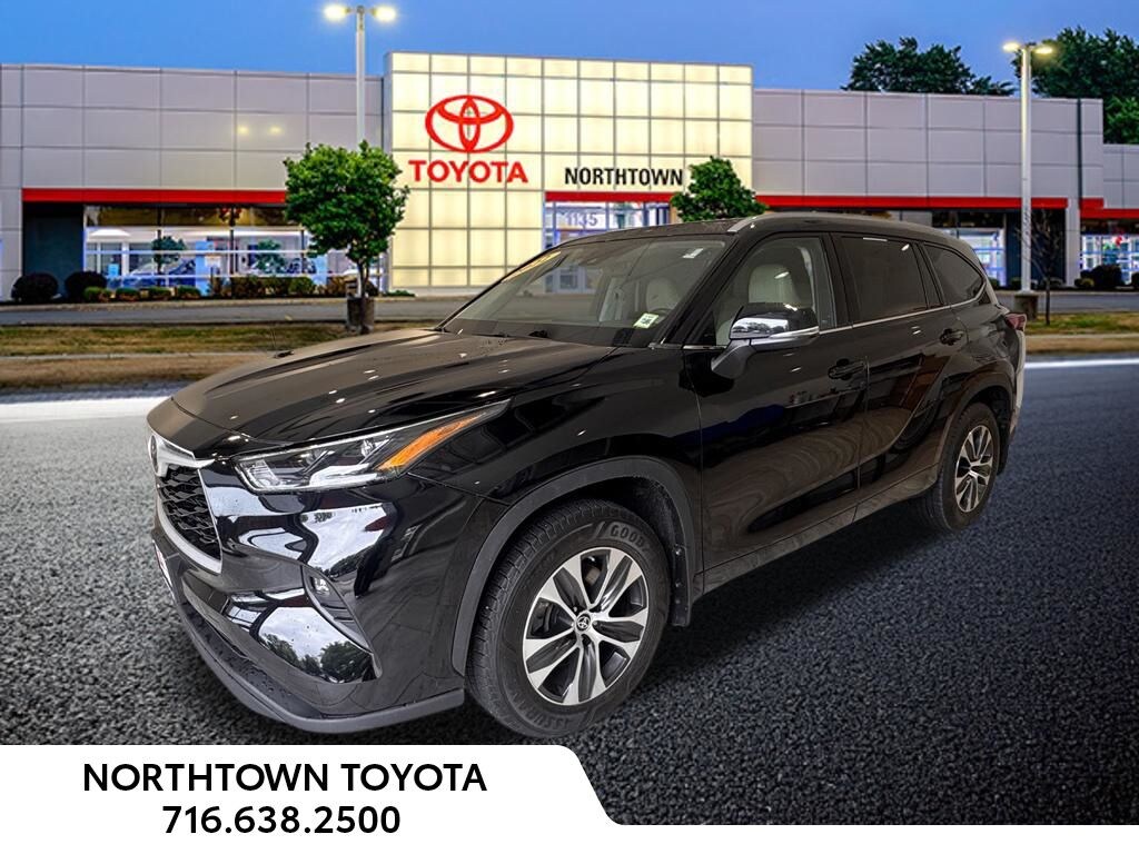 Used 2022 Toyota Highlander XLE SUV