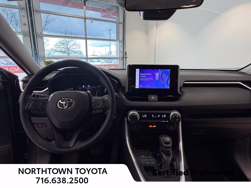 2024 Toyota RAV4 XLE - Photo 7