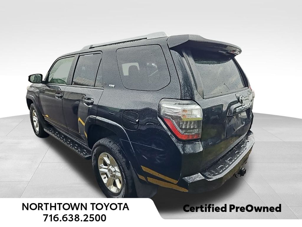 2018 Toyota 4Runner SR5 photo 4