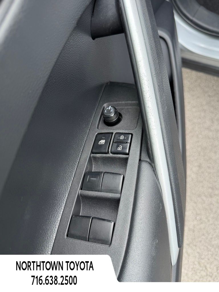 2024 Toyota Corolla Cross S - Photo 9