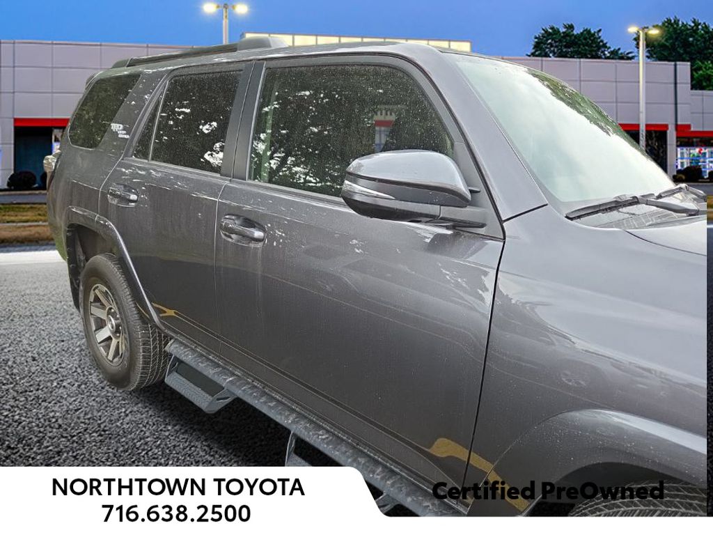 2021 Toyota 4Runner TRD Off-Road Premium photo 2