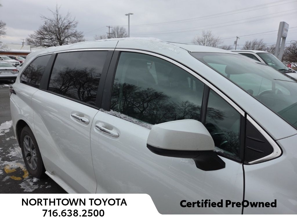 Certified 2023 Toyota Sienna XLE 7 Passenger Minivan/Van