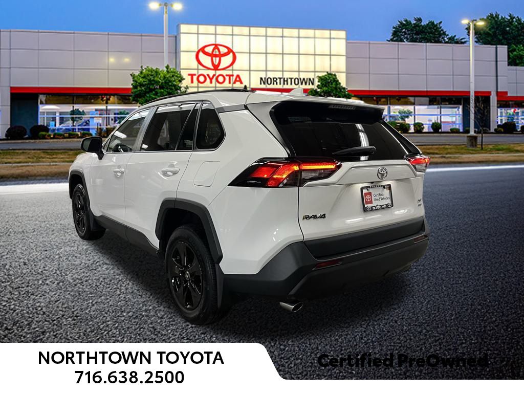 2023 Toyota RAV4 XLE photo 3