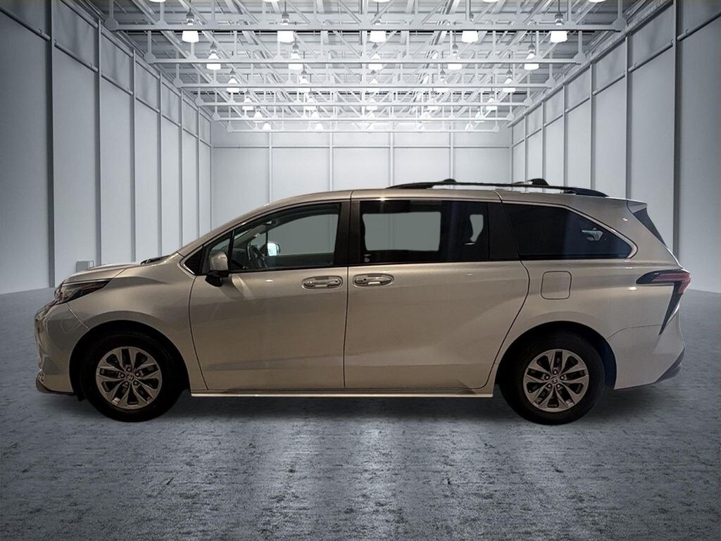 Used 2022 Toyota Sienna XLE 8 Passenger Minivan/Van