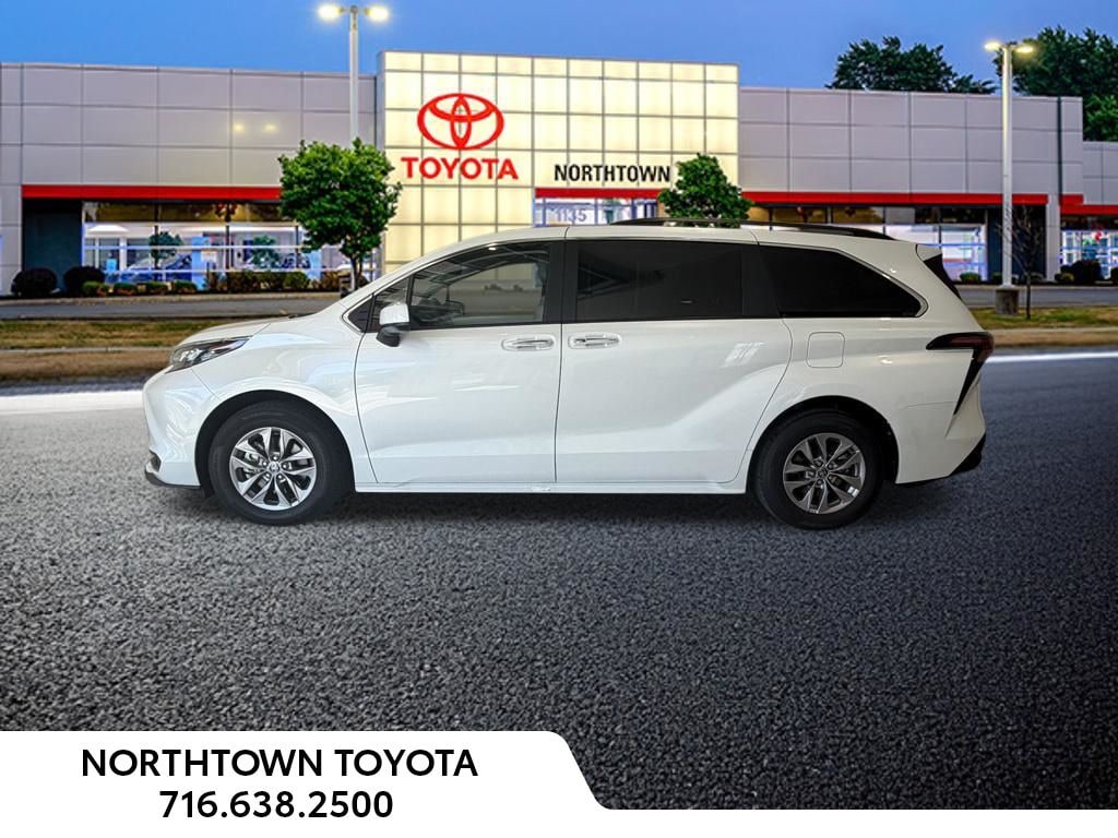 Used 2025 Toyota Sienna XLE 8 Passenger Minivan/Van