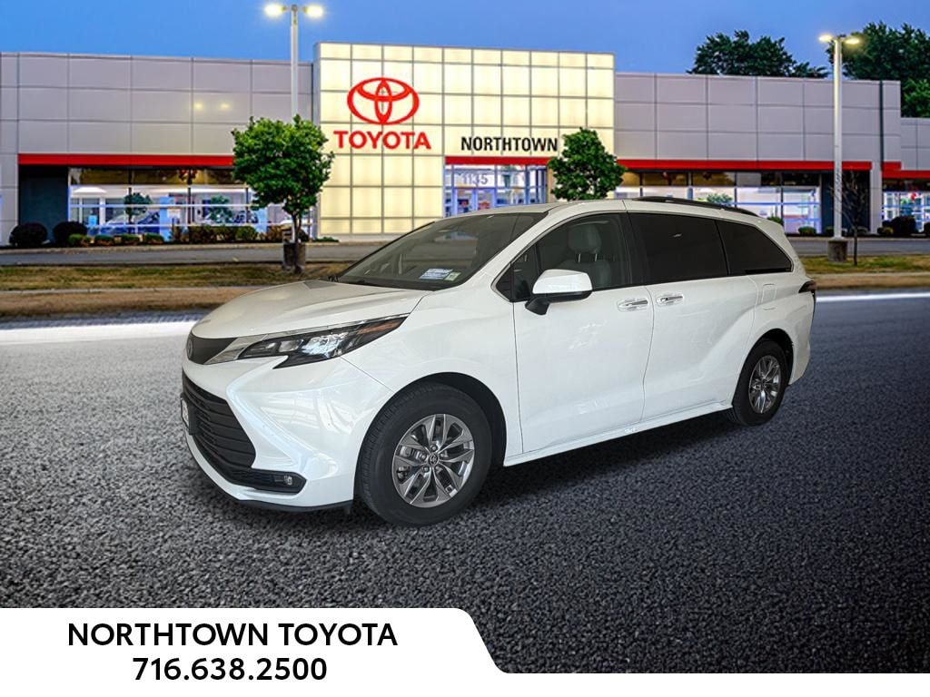 Used 2025 Toyota Sienna XLE 8 Passenger Minivan/Van