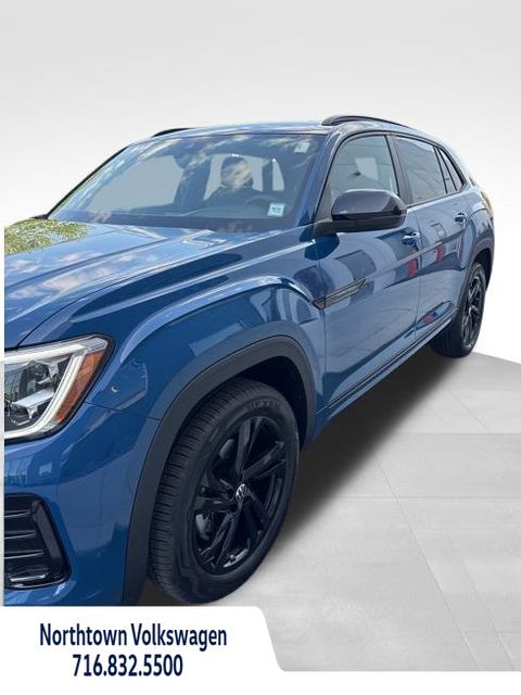 2026 Volkswagen Atlas Cross Sport SEL R-Line photo 2